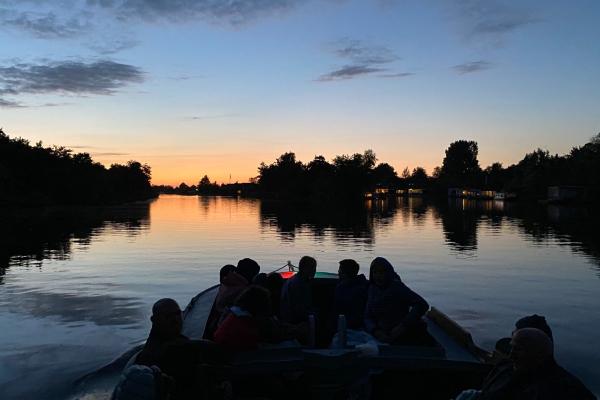 Praamvaren in de nacht